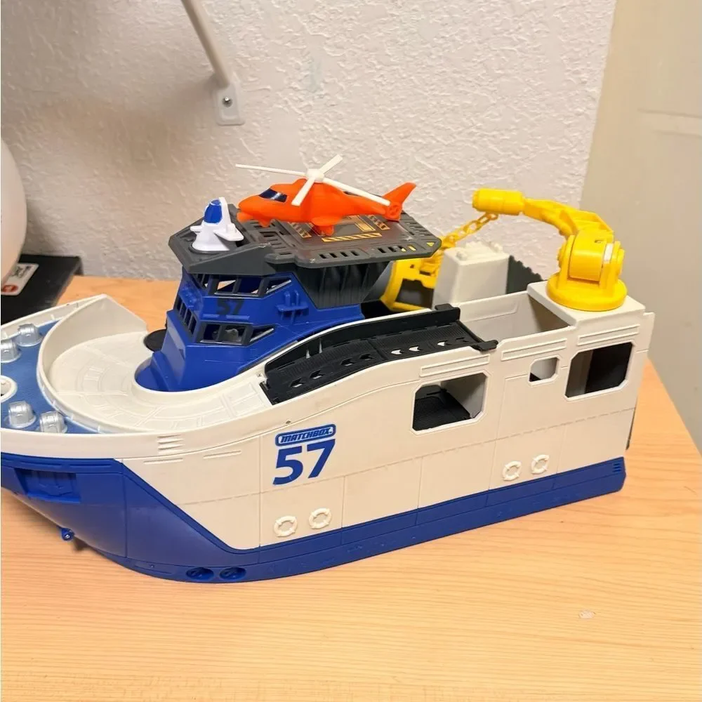 Matchbox Mission Marine Rescue Shark Boat w/ Helicopter – 2013 Mattel BFN57